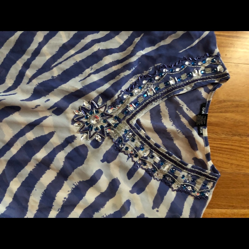 Embellished Tunic - Picture 6 of 8